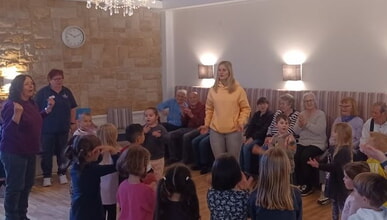 Gro&szlig;er Auftritt der Kindergartenkinder in der Tagespflege