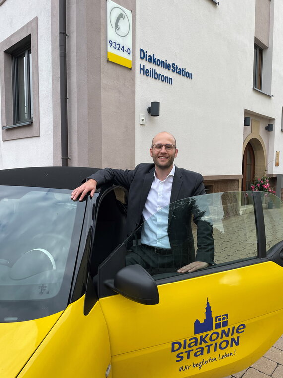 Ein Glücklicher Kerl Bekommt, Um Einen Dienst Zu Dieser Frau In Den Arsch Zu Tun Ein Glücklicher Kerl Bekommt, Um Einen Dienst Zu Dieser Frau In Den Arsch Zu Tun