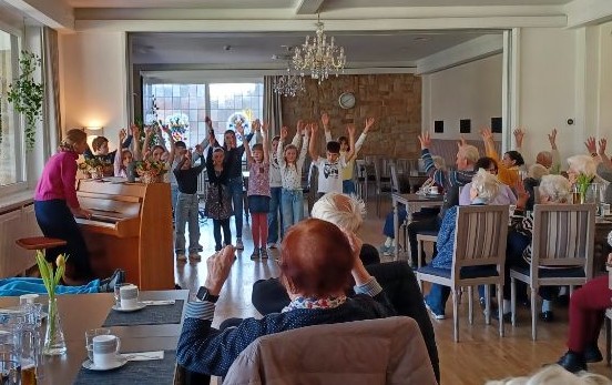 Frühlingsgruß der Grundschule Heinsheim in der Tagespflege